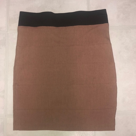 Bodycon skirt. - Picture 2 of 2